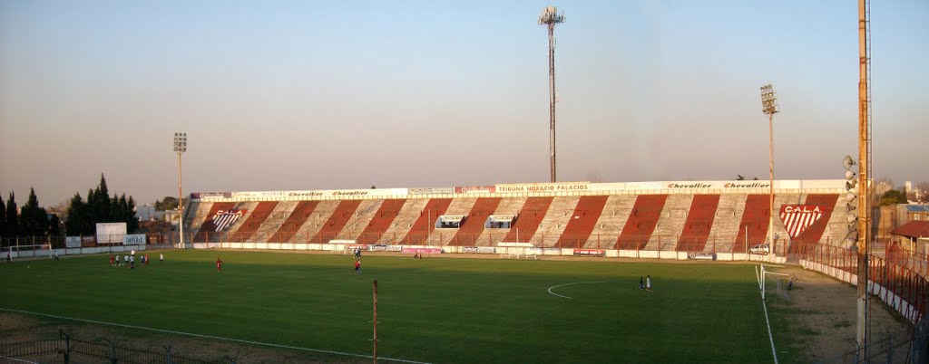 Tribuna Palacios - Estadio Eduardo Gallardon by lomaslocura