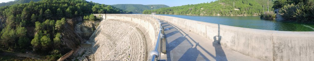 Dam near Castellet el Foix, click [Original Size] by fridtjof.stein