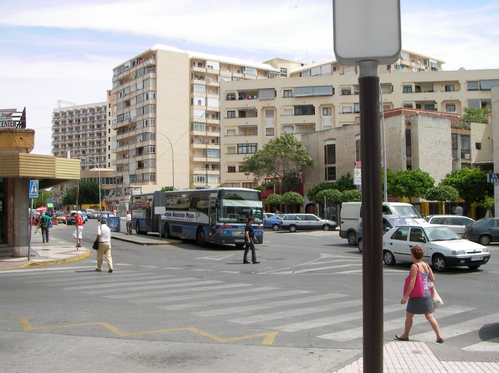 Av. Palma de Mallorca y Ramal hoyo Frente a la Estacion de Autobuses by nicolassaiach