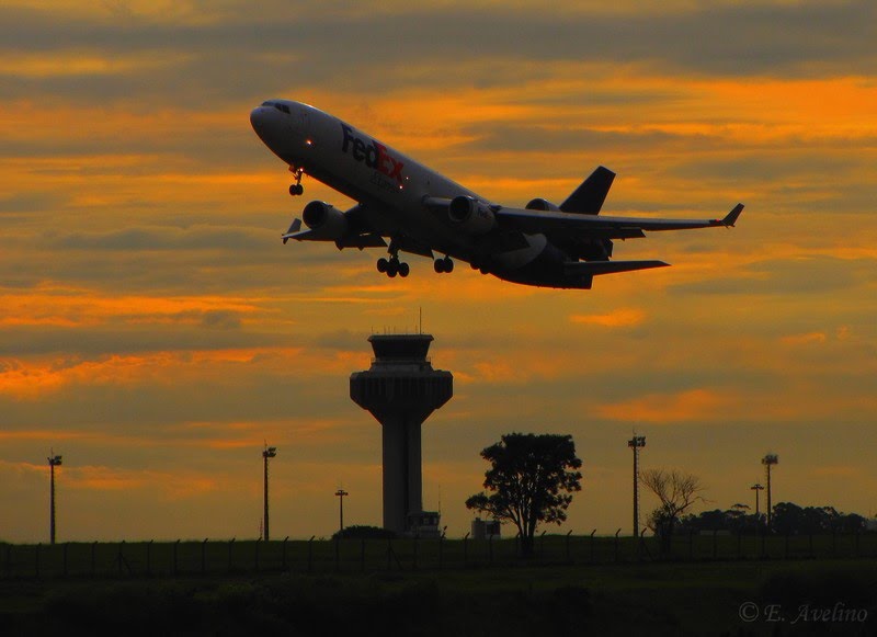 Decolagem MD-11 Fedex by © E. Avelino