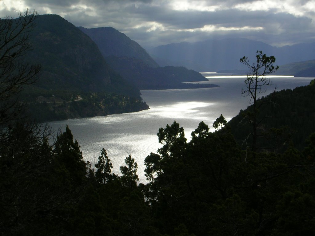 Lago Lacar by santiago.negri