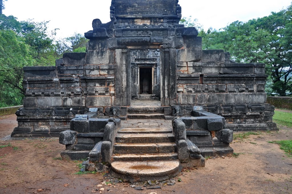 Main entrance of the Nalanda Gedige, Sri Lanka. by Nicola e Pina Sri Lanka 2011