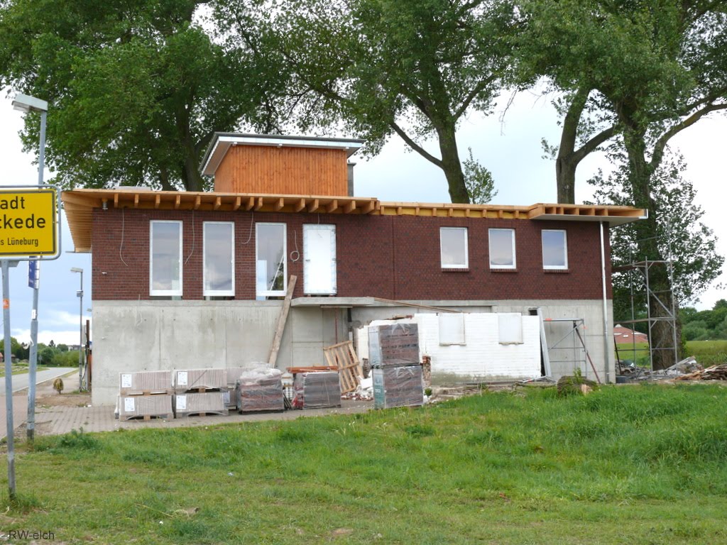 Neubau Bleckeder Fährhaus - Eröffnung August 2011 by Robert (elch)