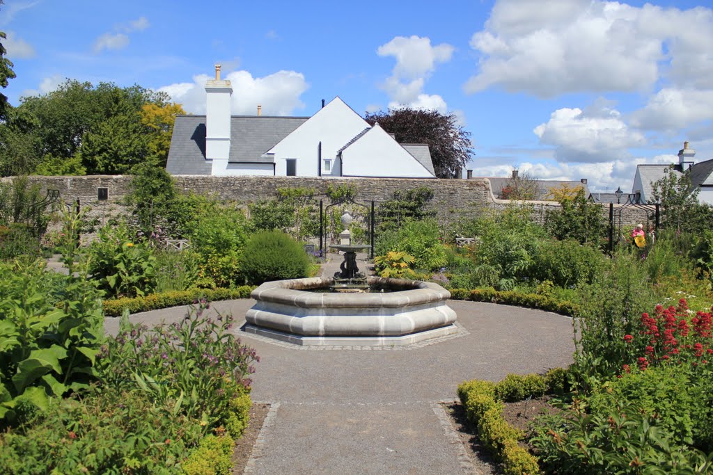 Cowbridge Physic Garden by fillup