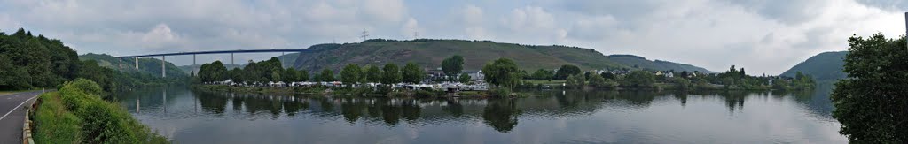 Autobahnbrücke über die Mosel bei Winningen by MrStitch