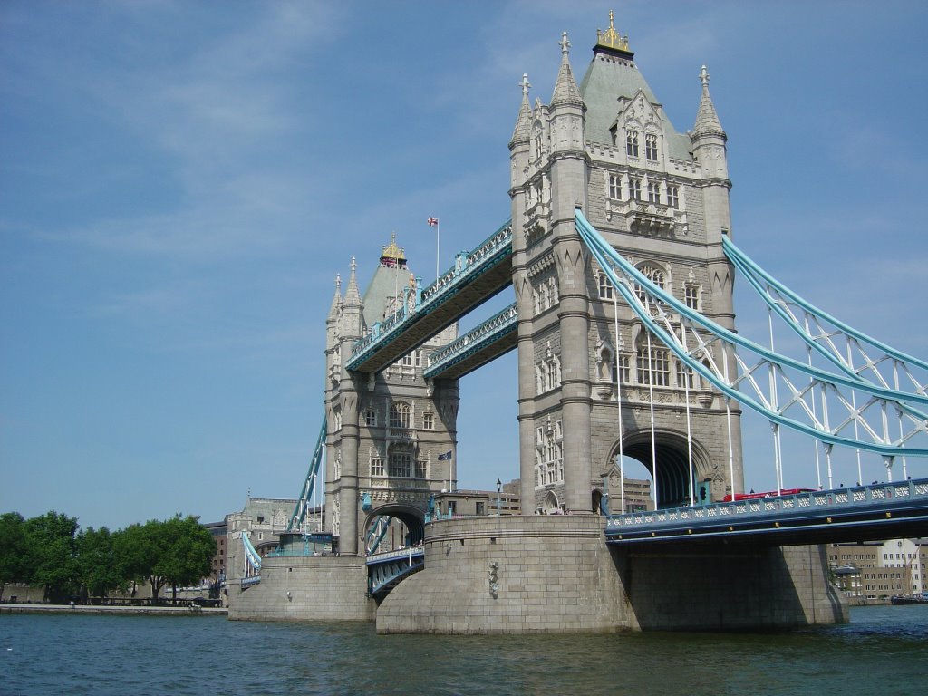 Tower Bridge (2003) by Clay Smithers