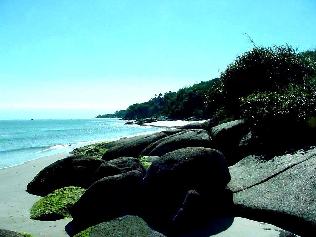 Florianópolis_Daniela Beach by Sergio Trouillet