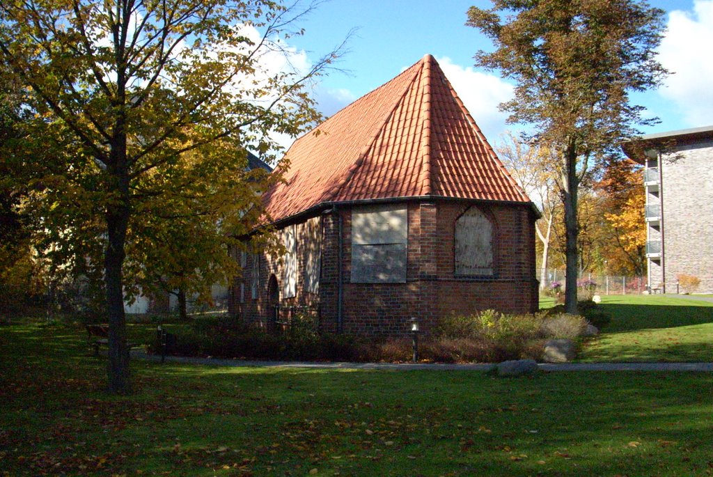 St. Viti-Kapelle, erbaut zwischen 1406 bis 1412 und von Probst Ruportus von Nortlo gestiftet. Ehemalige Leprastation vor dem Lüneburger Tor. Die Fenster sind heute in der Heiligen-Geist-Kapelle. by janki41