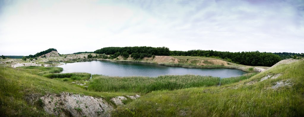 Laguna Albastra by George Fozocos