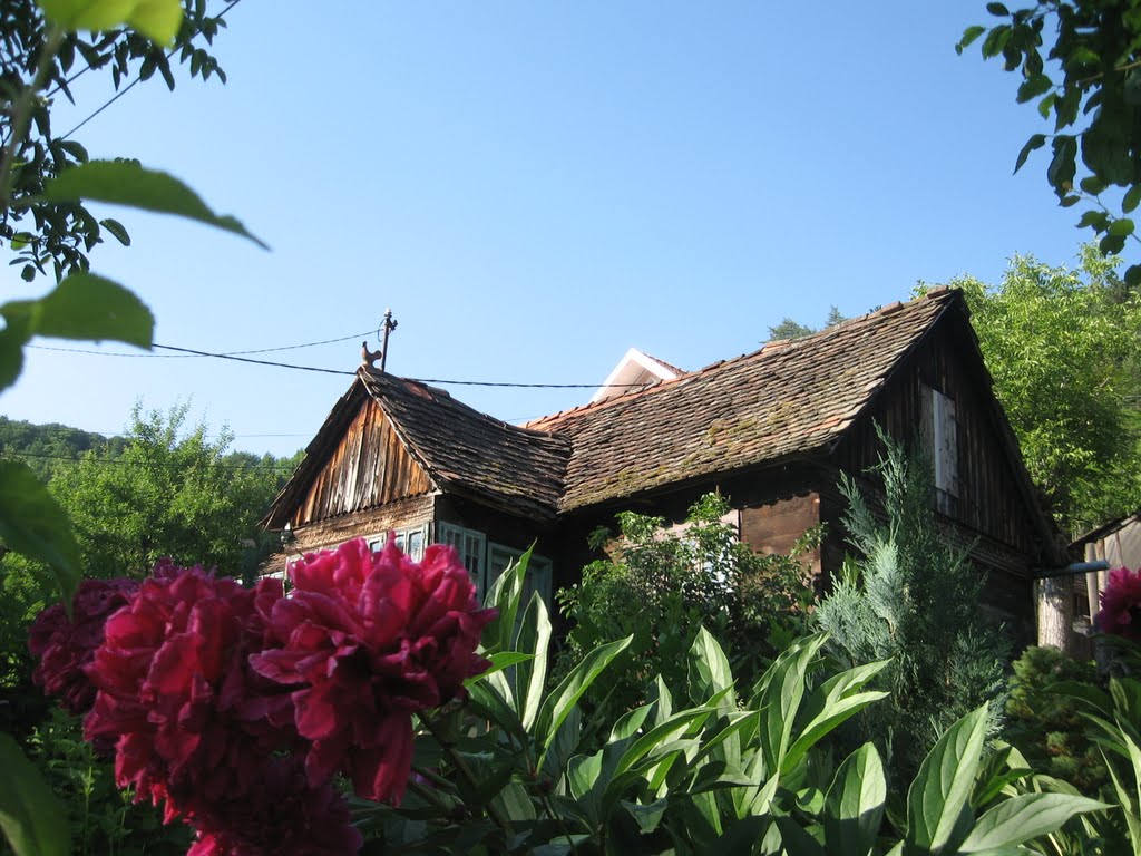 Old house, old village by paradero