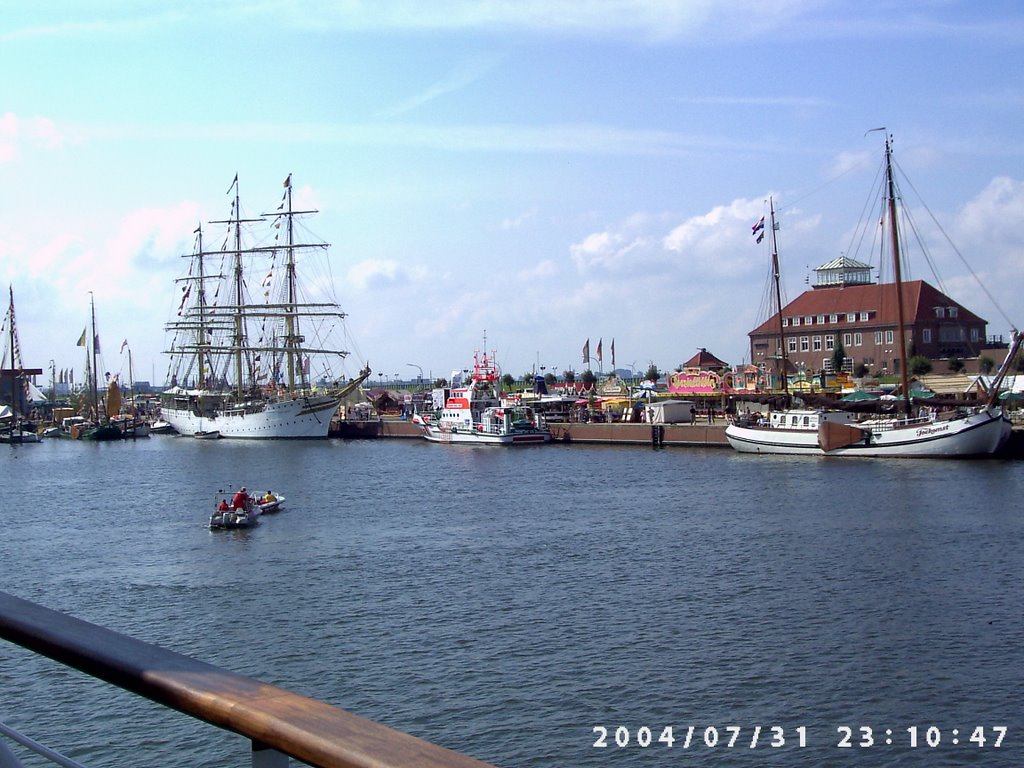 Neuer Hafen - Bremerhaven - Juli 2004 by Nico L.