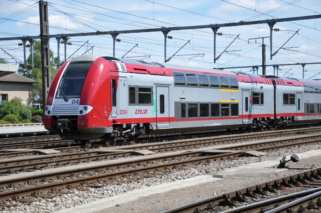 Zug der CFL im Bahnhof "Pétange", Luxemburg am 12.06.2011 by © "Earth Views"