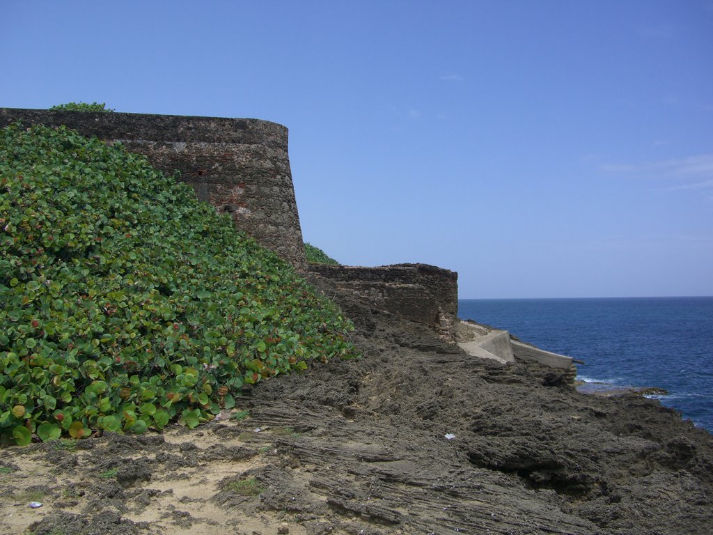 San Cristobal' s fort walls by Gabriel D'Attili