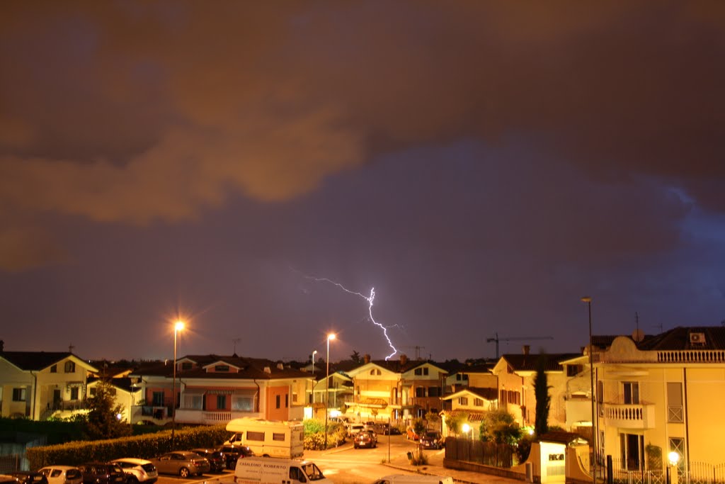 Rivalta di Torino, Lightning by silvietta.jp