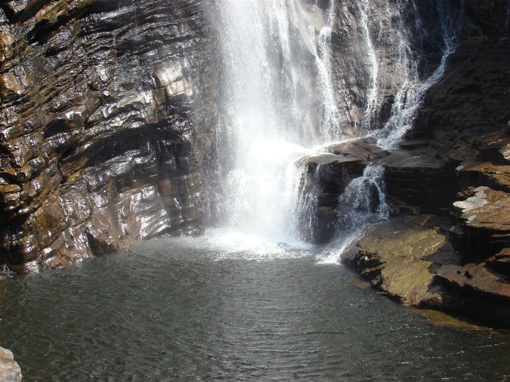 Poço de Cachoeira Alta by Carmoro