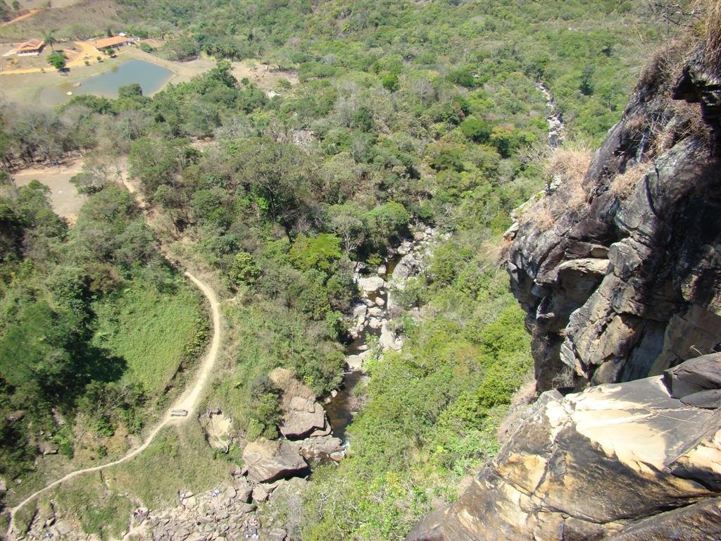 Topo da cachoeira alta by Carmoro