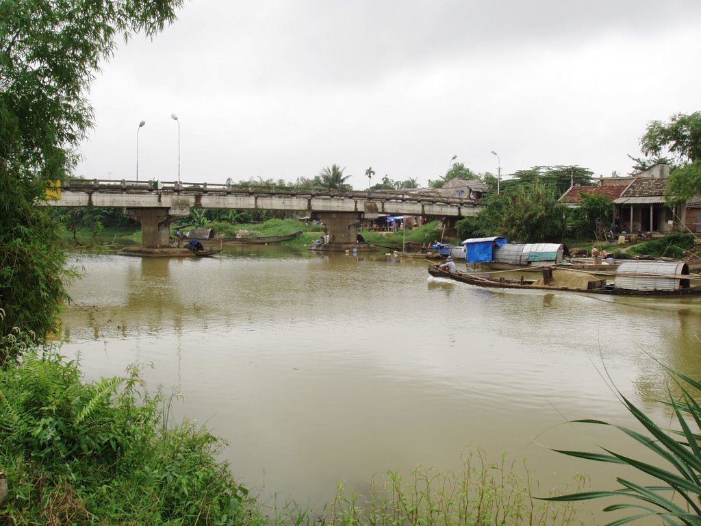 Huong Can bridge by thaotran56