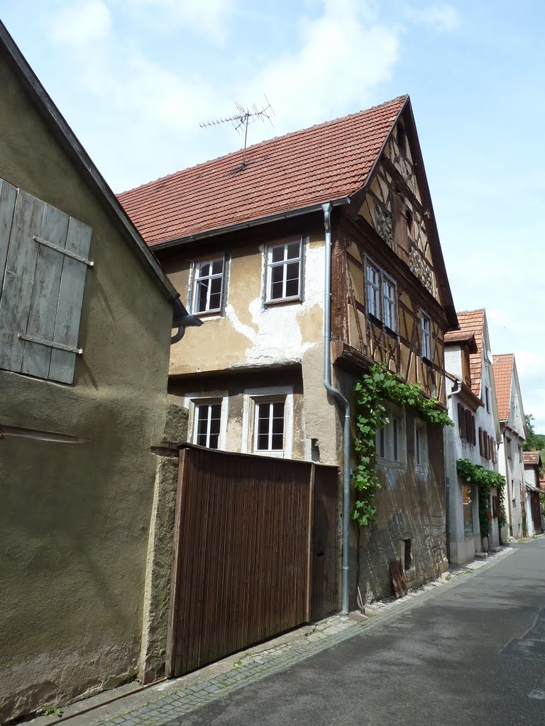 Kirchgasse, 	Giebelhaus, Zierfachwerk, 17. Jh. by WanderGroschi & CGK