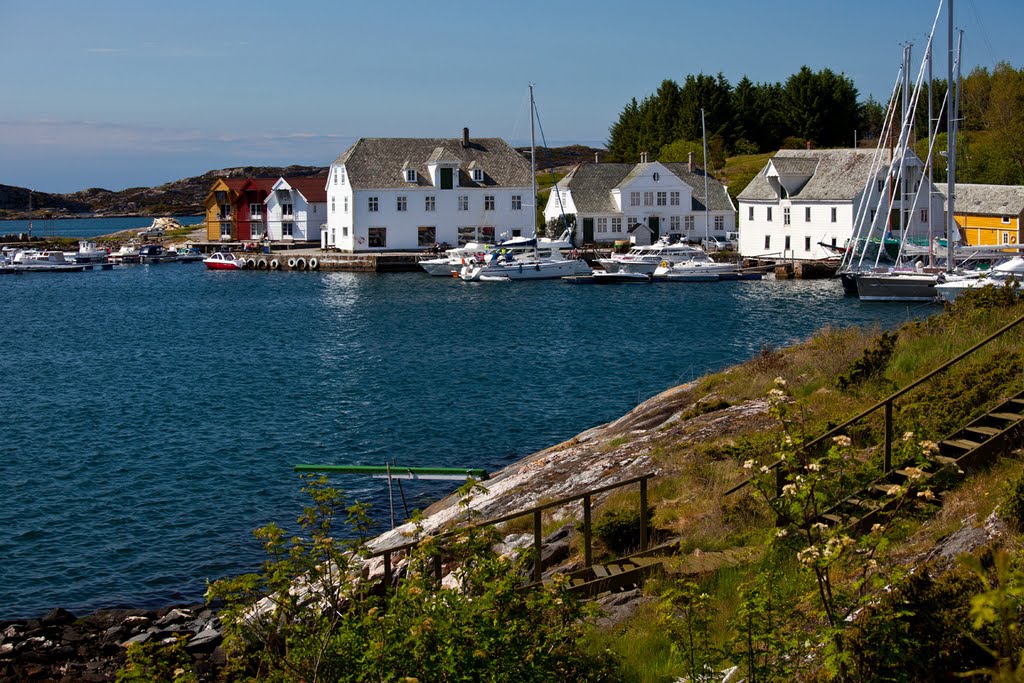 Glesvær a beautiful day in June 2011 by S.M Tunli - tunliweb.no