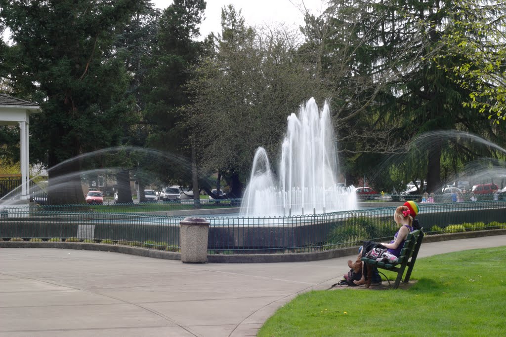 Waite memorial Fountain at Willson Park by djohnfot