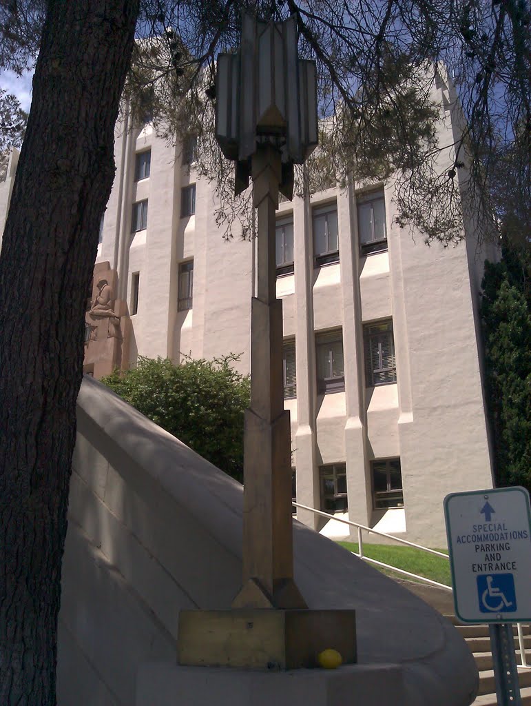 Lampost @ Cochise County Superior Courthouse by izaklast