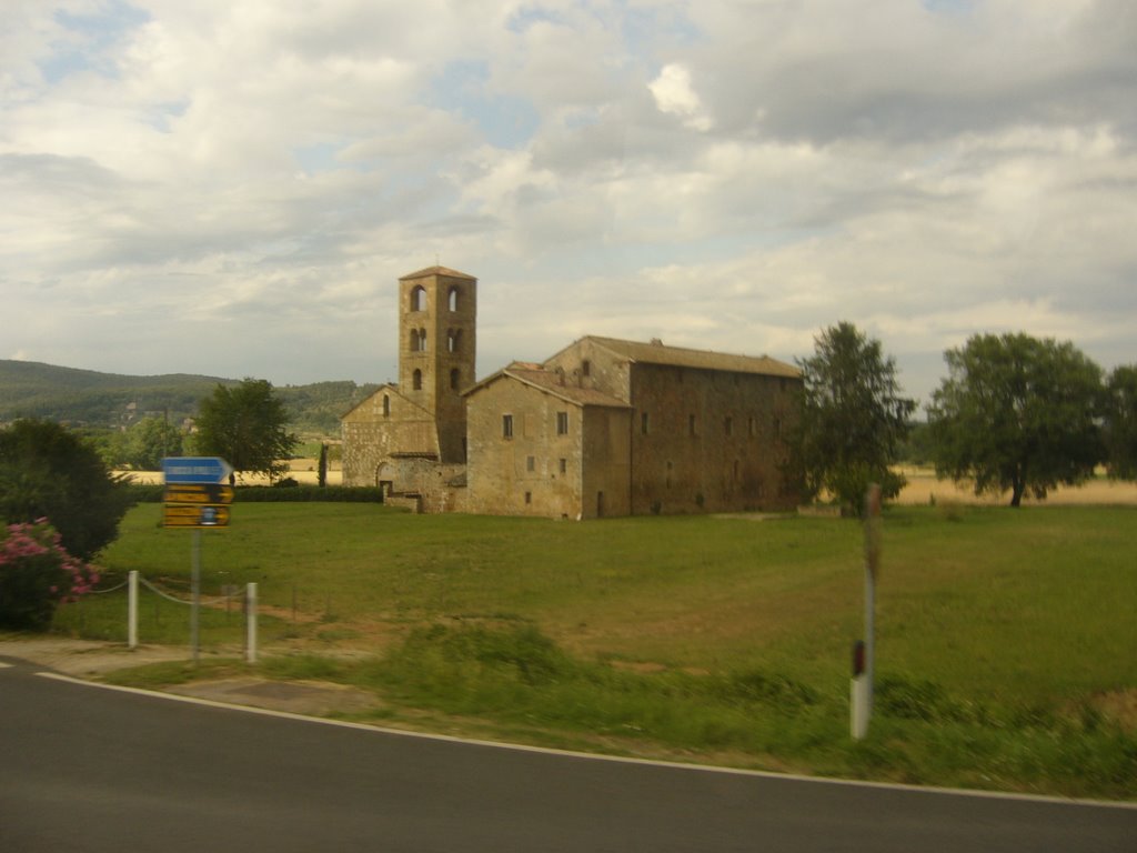 Kirche bei Sovicille by carmeneismann