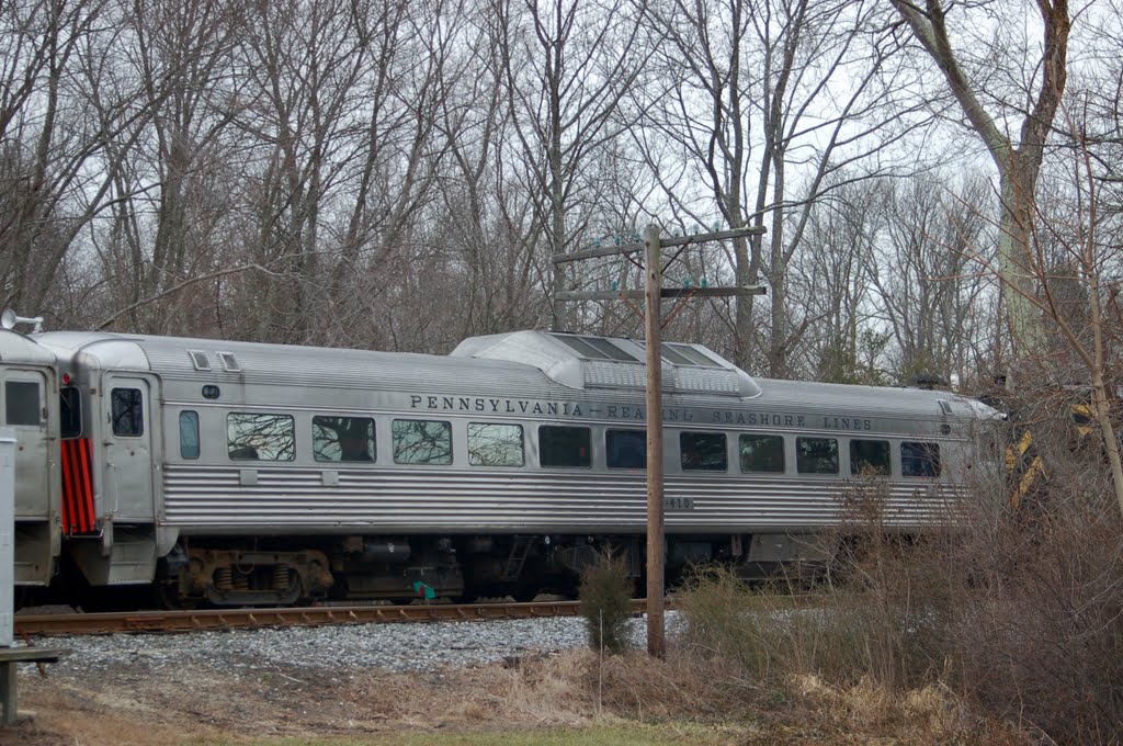 Cape May Seashore Lines Budd RDC-1 No. M-410 at Tuckahoe, NJ by Scotch Canadian