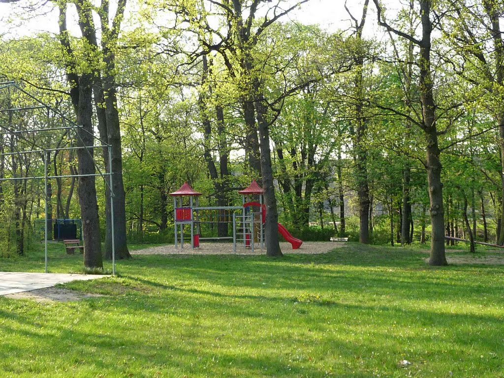 Spielplatz im Park by Natura