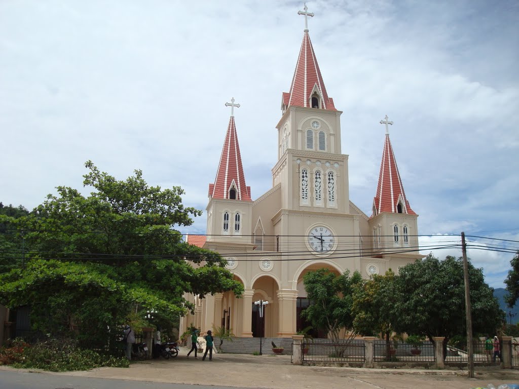 Nhà thờ Đức Mẹ Tà Pao - Tánh Linh by pham vien phuong