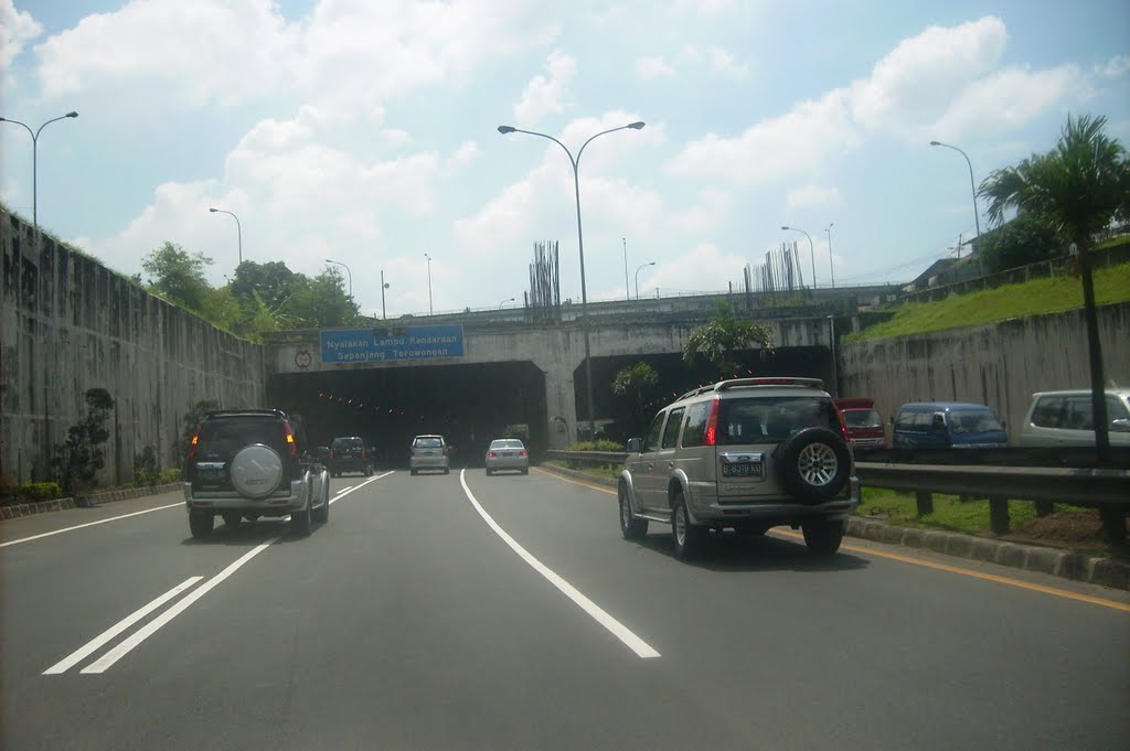 Masuk Tunel pasar rebo by dicky aja