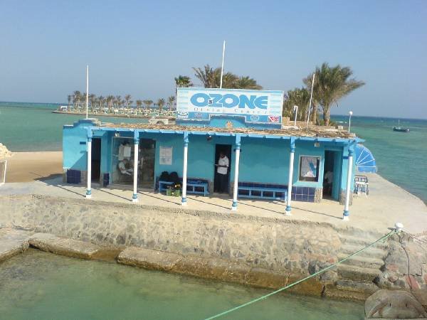 Ozone Diving Center by mlong