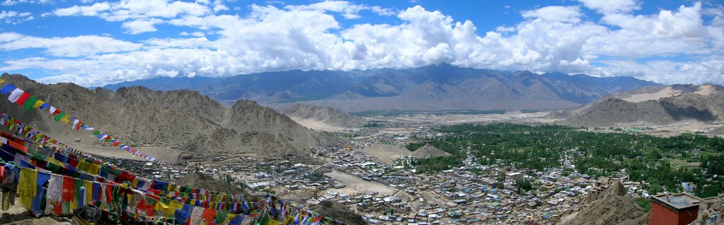 Leh panorama by Kfir Shimoni