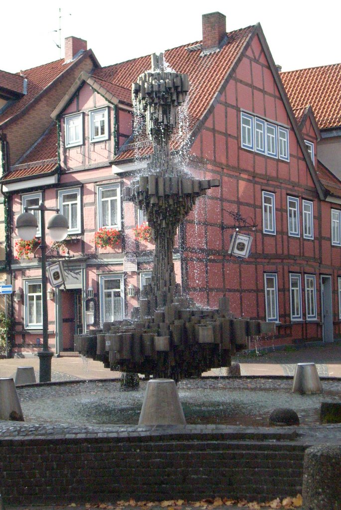 Der Topfbrunnen am Schnellenmarkt, hier wurde bis 1938 reger Handel mit Tongefäßen (Schnellen) betrieben. by janki41