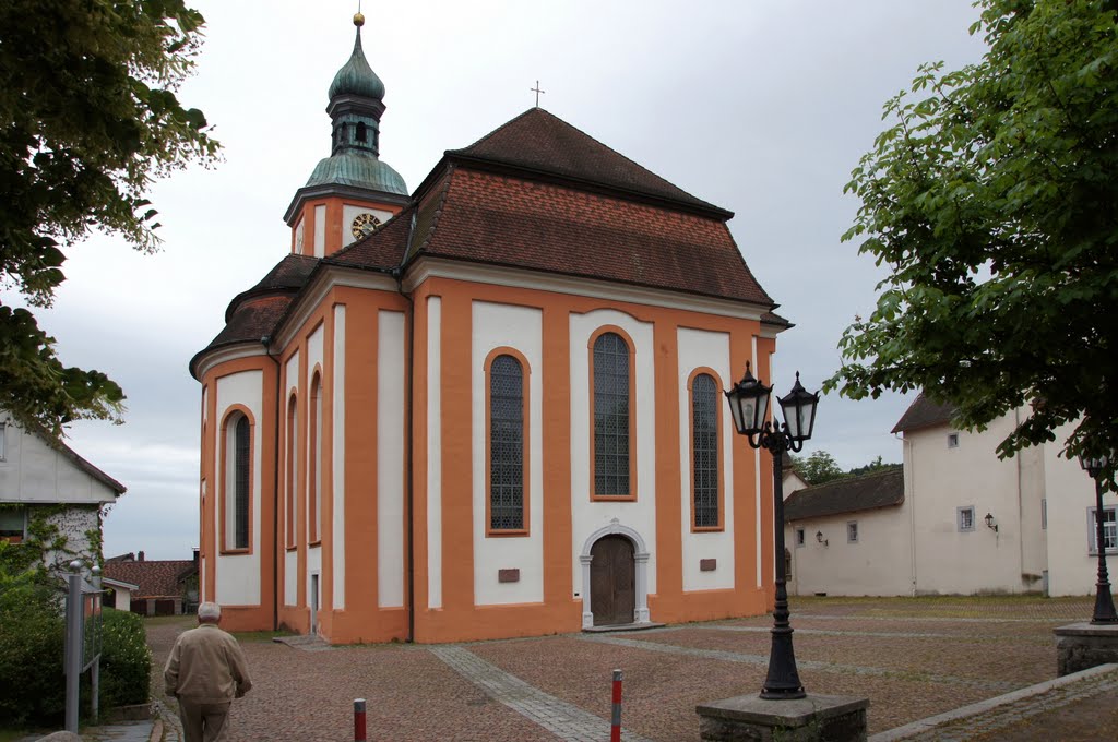 Die barocke Kirche 'Maria Himmelfahrt', erbaut 1681 - 1766, in Tiengen am Hochrhein by wolfbam