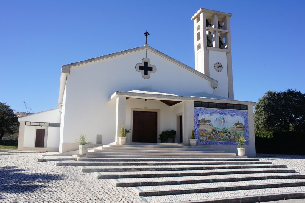 Cabeça Veada - Igreja NS de Fátima by Victor M T Henriques