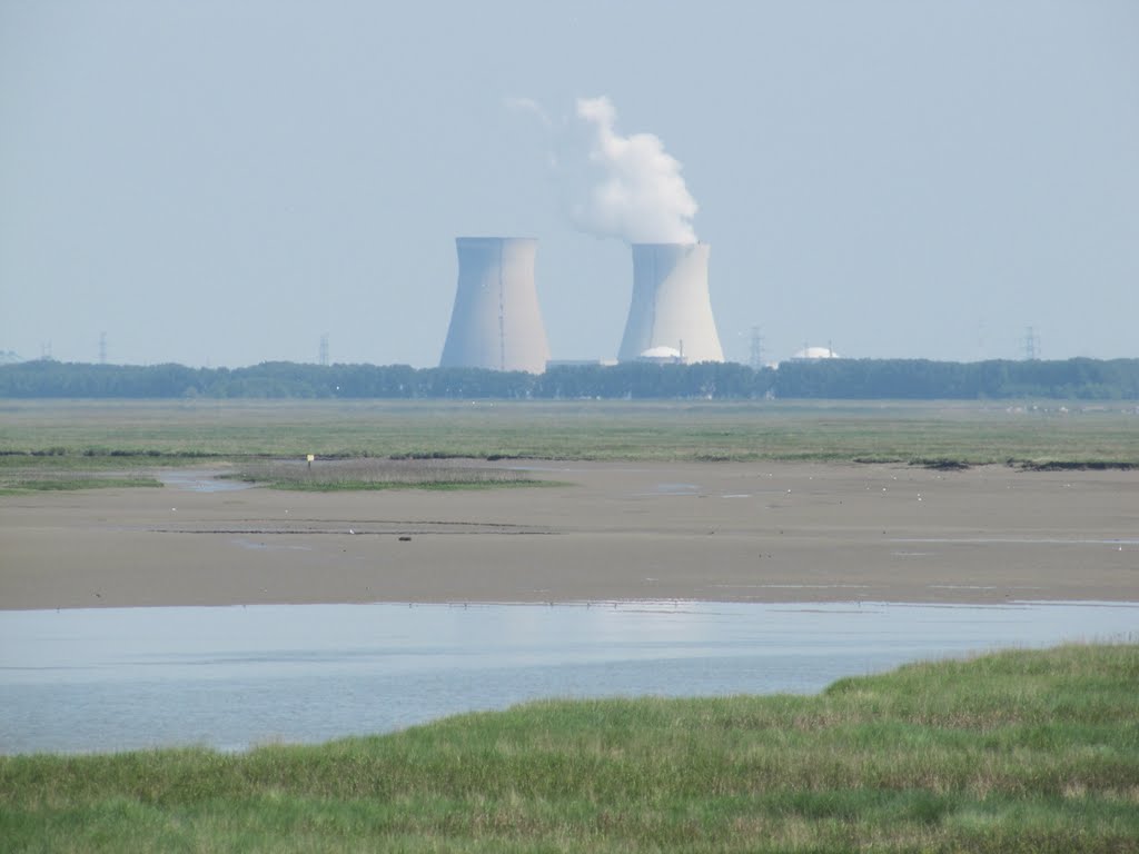 View on the nuclear power plant at Doel from the Zeedijk by Willem Nabuurs