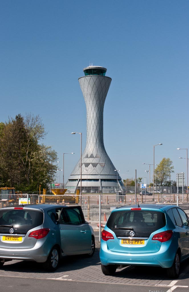 L'AEROPORT D'EDIMBOURG by Frédéric Adant