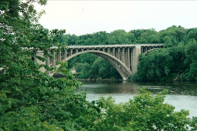 Mississippi River Bridge by Gabriel Vanslette