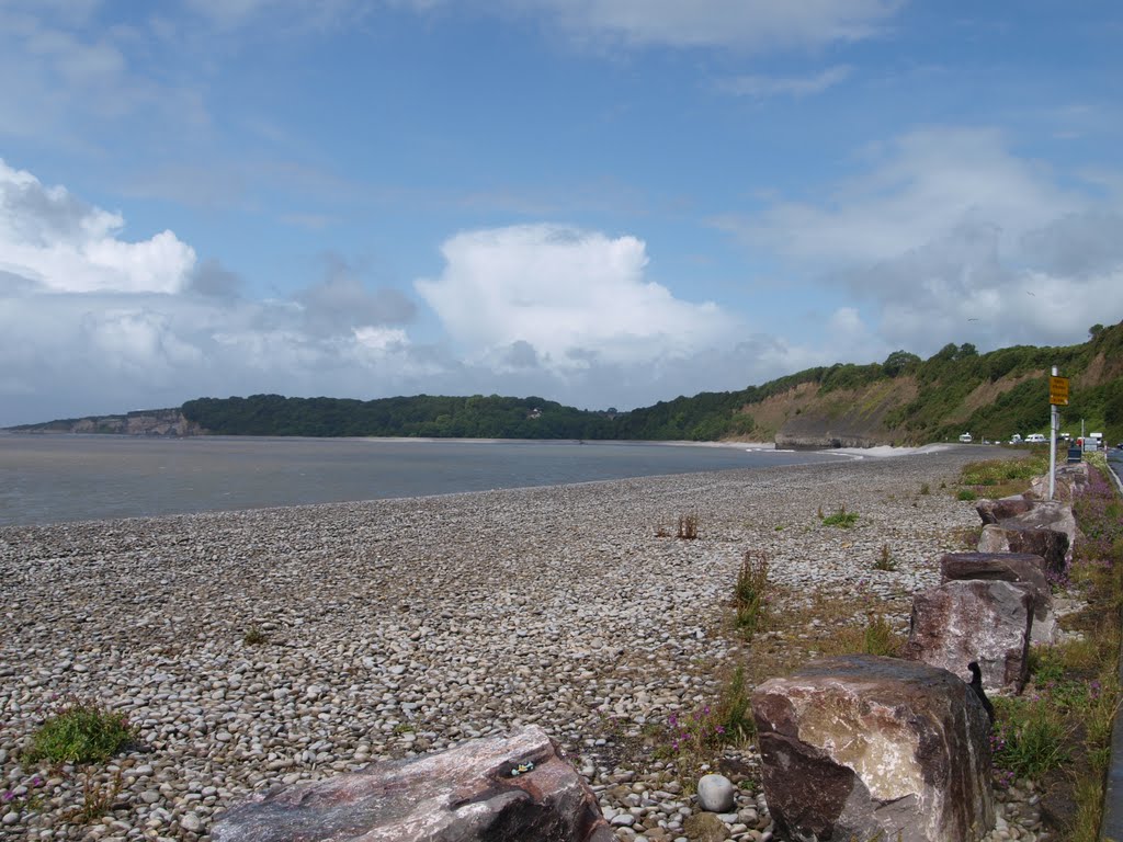 The Knap beach Barry by d.thomp.7@ntlworld.com