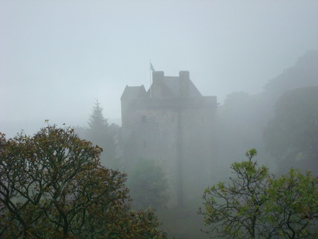 Castle Campbell in fog by dbhshortes