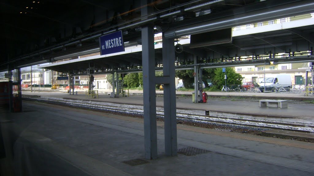 Stazione di Mestre by Arturo Sottolichio