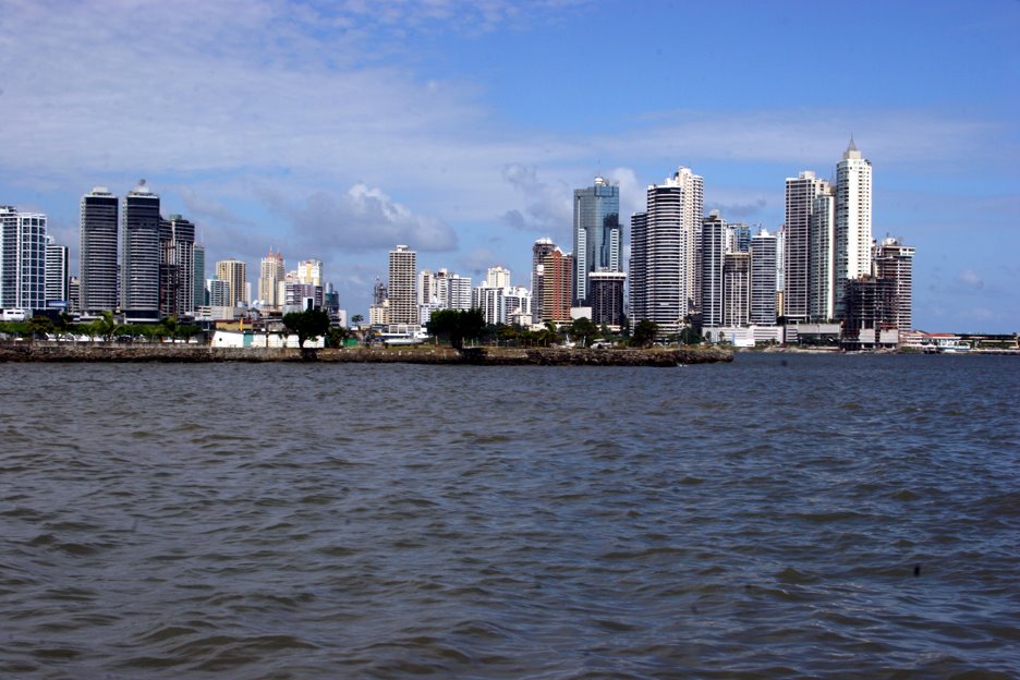 CIUDAD DE PANAMA by ERICK M. SANTOS