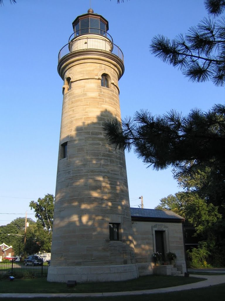 Erie Land Lighthouse by jacrabit