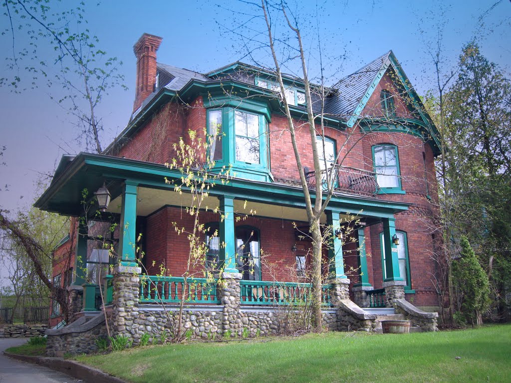 Victorian house hdr by Mario Hains