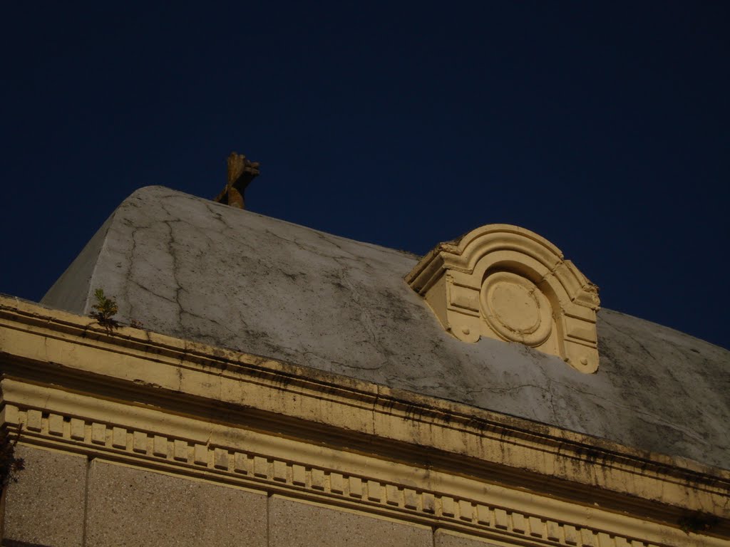 Cementerio de Santa María. by Zeltia Bellón