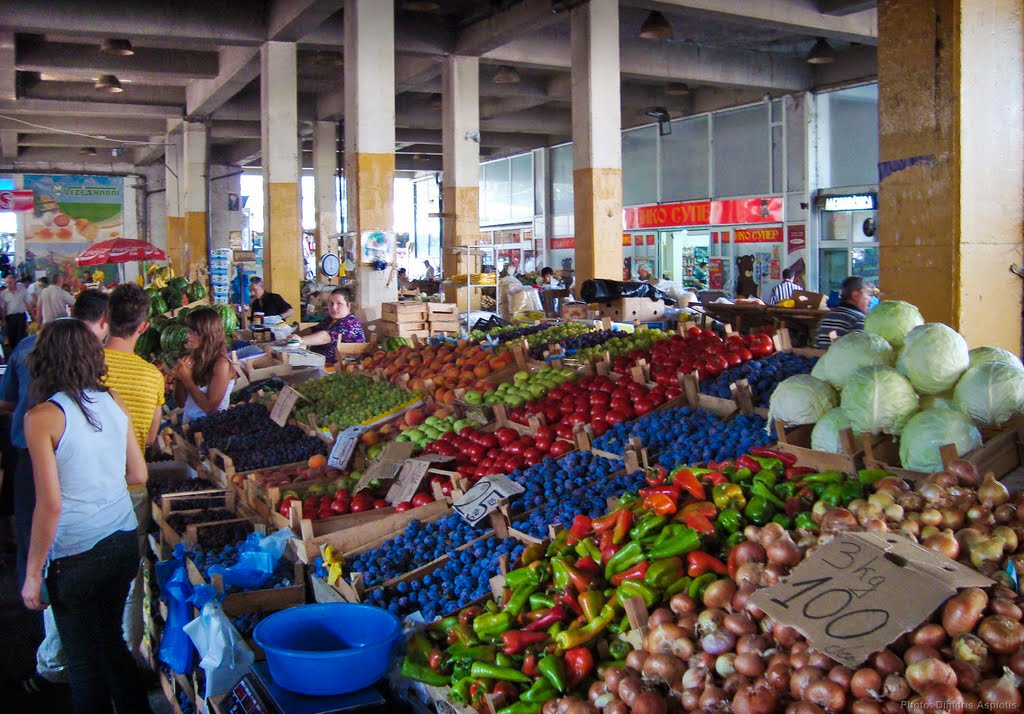 Struga's rich vegetable market by cycle way