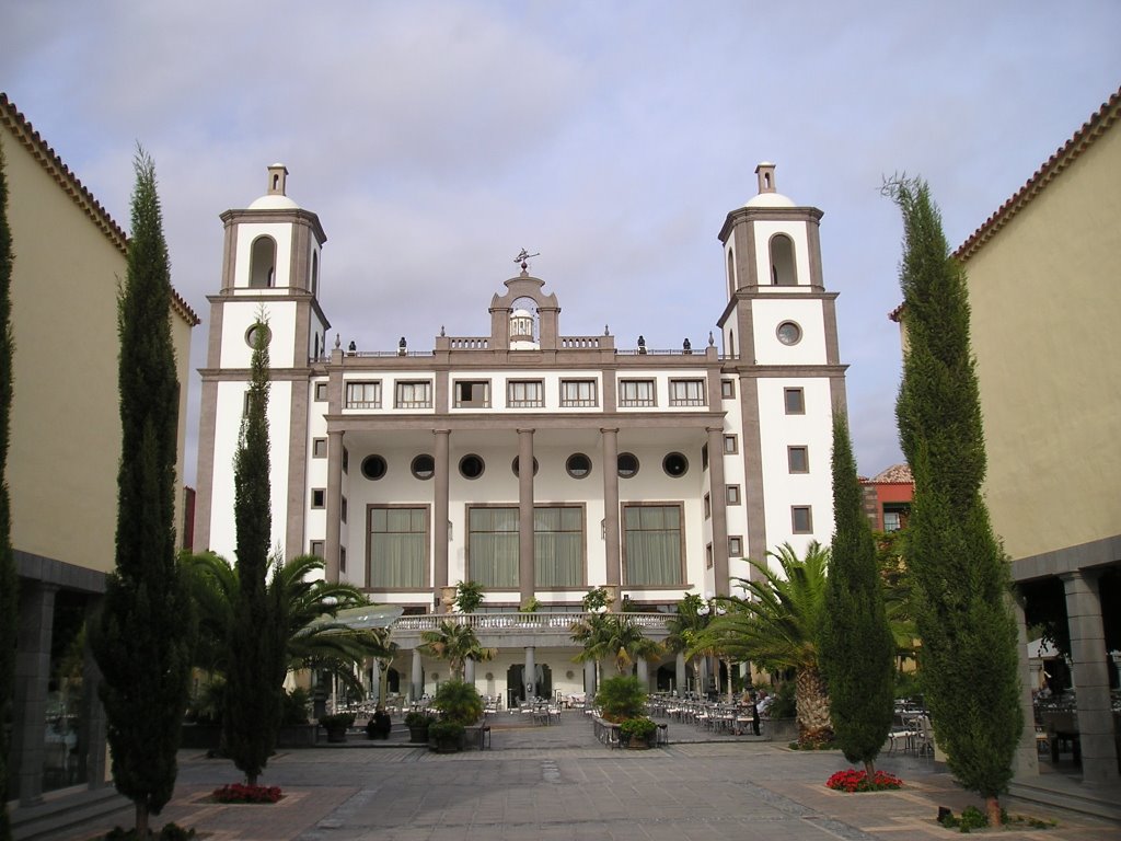 Gran Canaria-Hotel Villa del Conde01 by nikola bozucanin