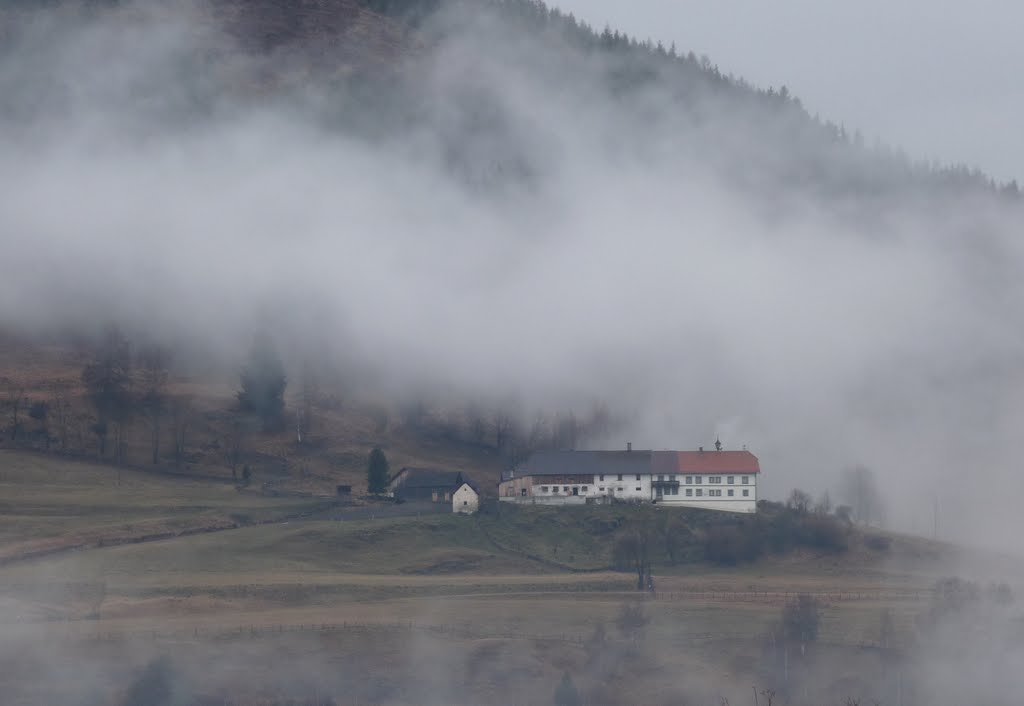 Haus in Wolken by choclat