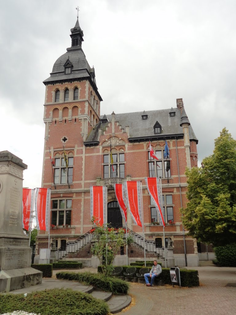 Gemeentehuis (gebouwd in 1903) Brasschaat (Belgie) by © rdnjc