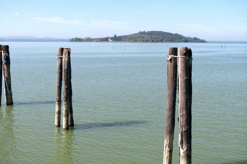 Isola Polvese, Lago Trasimeno by gerhardknoe